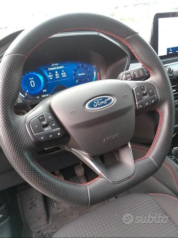 Usata Ford Kuga 150 CV (110 kW) 2023 Bianco SUV
