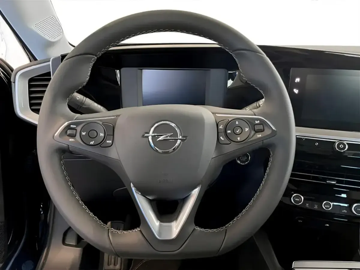 Usata Opel Mokka-e Elegance 56 kW (77 CV) 2023 Karbon black SUV