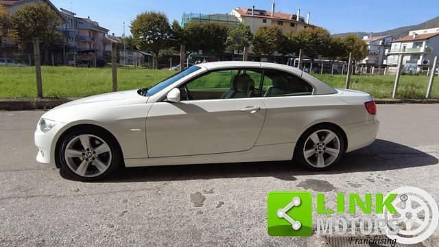 Usata BMW 320 Cabriolet Efficient Dynamics 184 CV (135 kW) 2012 Bianco Cabrio