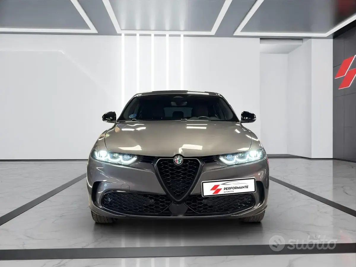 Usata Alfa Romeo Tonale Edizione Speciale 131 CV (96 kW) 2022 Grigio SUV