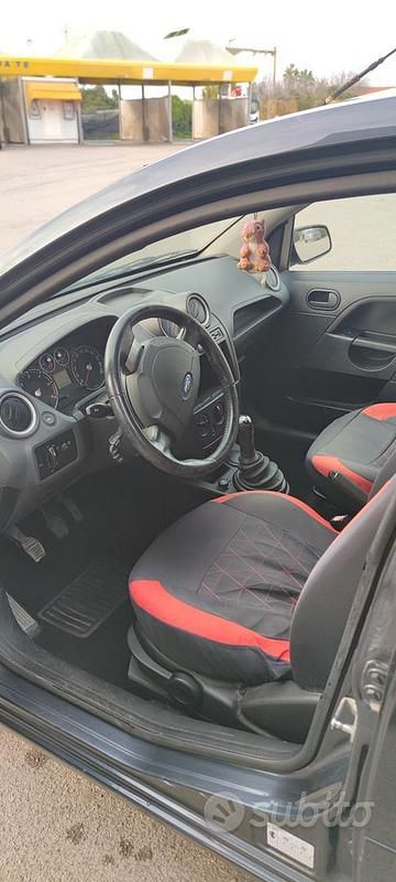 Usata Ford Fiesta 2008 Grigio Utilitaria