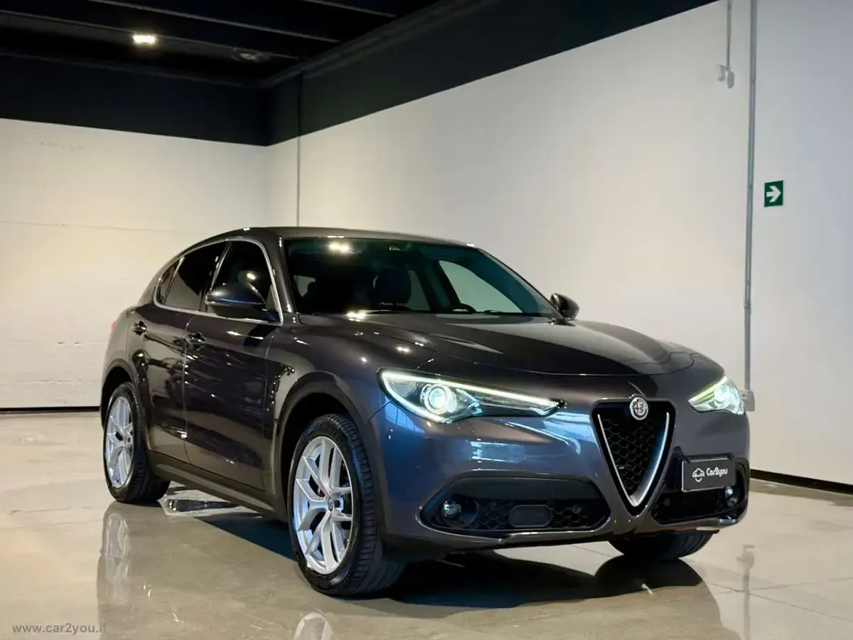Usata Alfa Romeo Stelvio 210 CV (154 kW) 2017 Grigio SUV