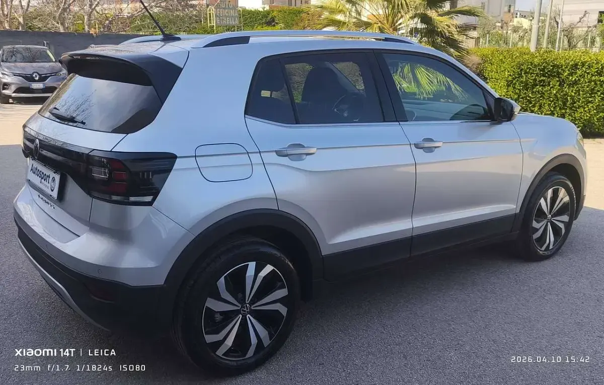 Usata VW T-Cross Advance 110 CV (80 kW) 2023 Argento reflex met. SUV