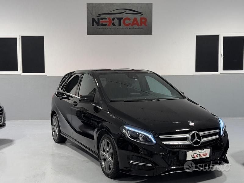 Usata Mercedes B200 Premium 136 CV (100 kW) 2017 Nero Utilitaria