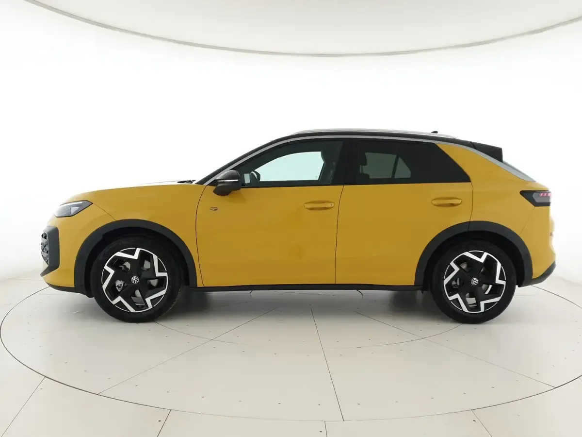Nuova VW T-Roc R-line 150 CV (110 kW) 2026 Canary yellow SUV