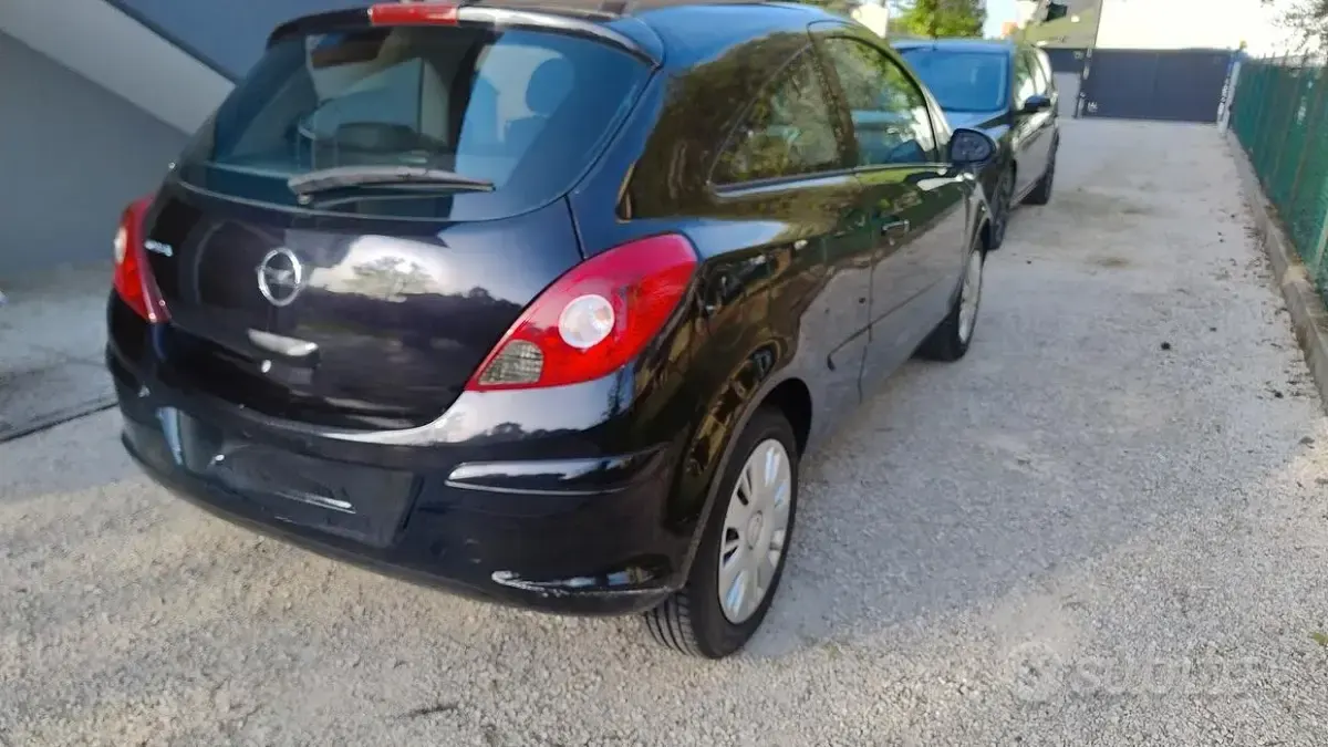 Usata Opel Corsa 2007 Nero Utilitaria