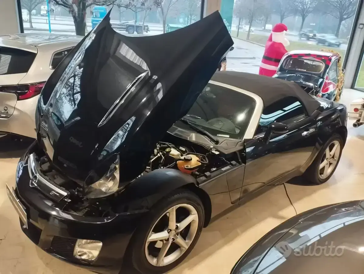 Usado Opel GT 264 CV (194 kW) 2008 Negro Descapotable