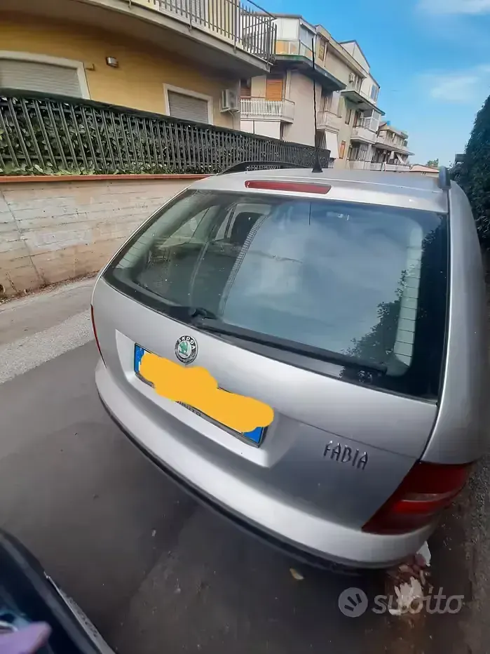 Usata Skoda Fabia 75 CV (55 kW) 2004 Grigio Station wagon