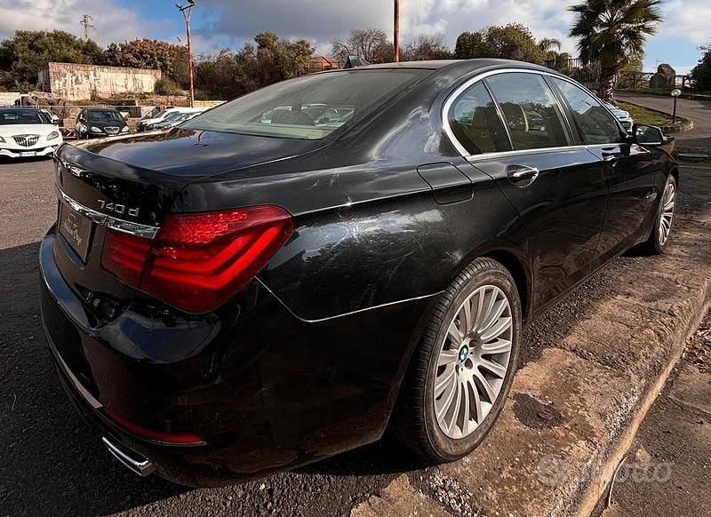 Usata BMW 740 312 CV (229 kW) 2014 Nero Berlina