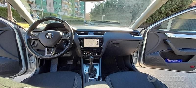 Begagnad Skoda Octavia Executive 116 HK (85 kW) 2017 Grå Kombi
