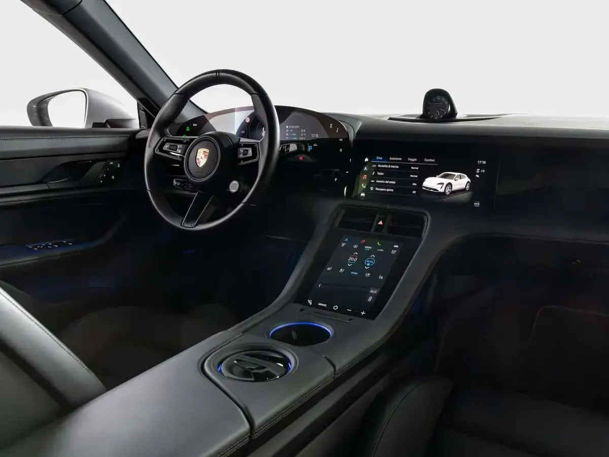 Usata Porsche Taycan Cross Turismo 139 kW (190 CV) 2024 Grigio ghiaccio metallizzato Station wagon