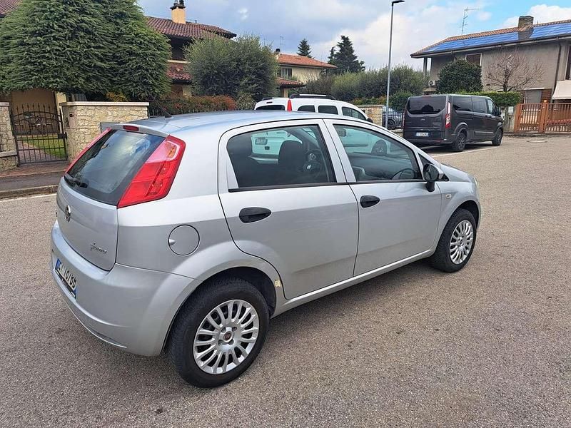 Usata Fiat Punto Easy 77 CV (56 kW) 2013 Argento Utilitaria