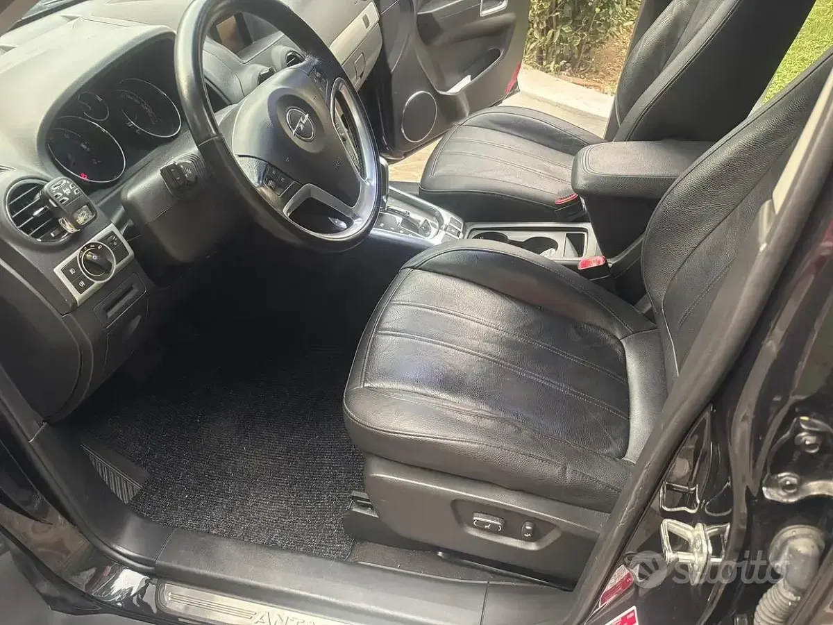 Usata Opel Antara 184 CV (135 kW) 2012 Nero SUV