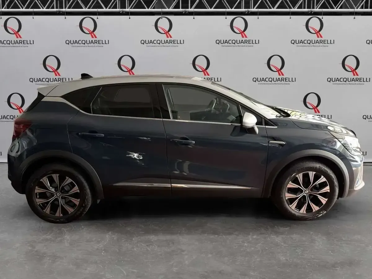 Usata Renault Captur Techno 90 CV (66 kW) 2023 Blu/azzurro SUV