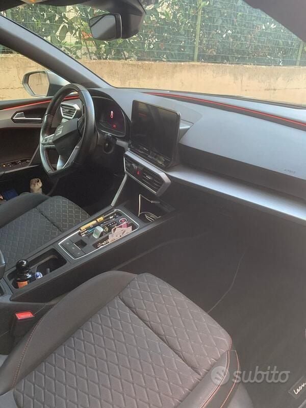 Usata Seat Leon FR 150 CV (110 kW) 2022 Nero Station wagon