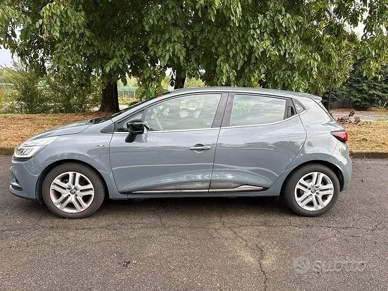 Usata Renault Clio IV Zen 90 CV (66 kW) 2019 Grigio Berlina