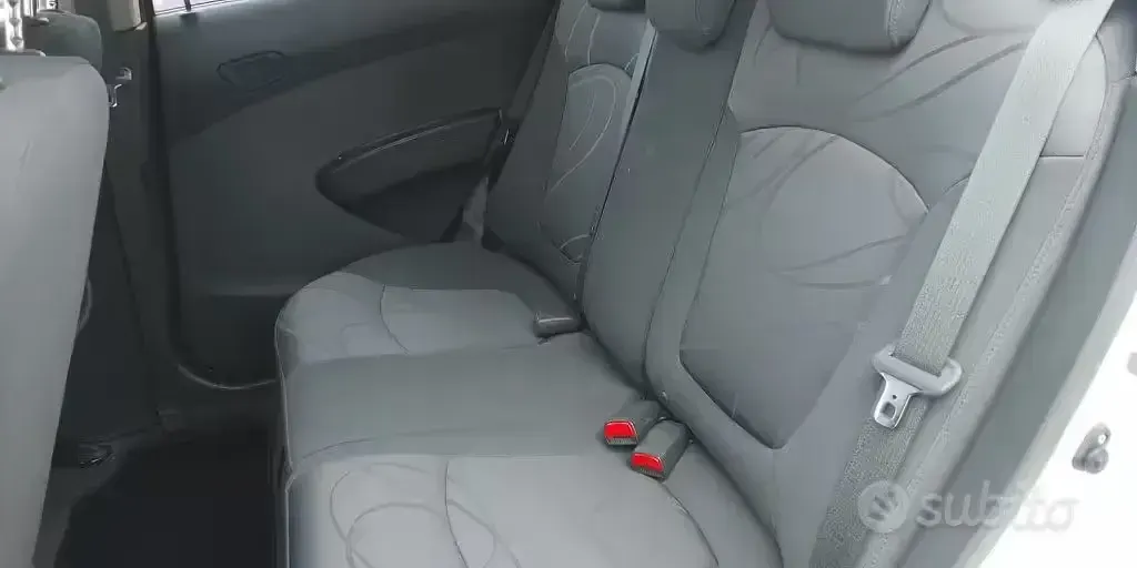 Begagnad Chevrolet Spark LS 82 HK (60 kW) 2010 Vit Halvkombi