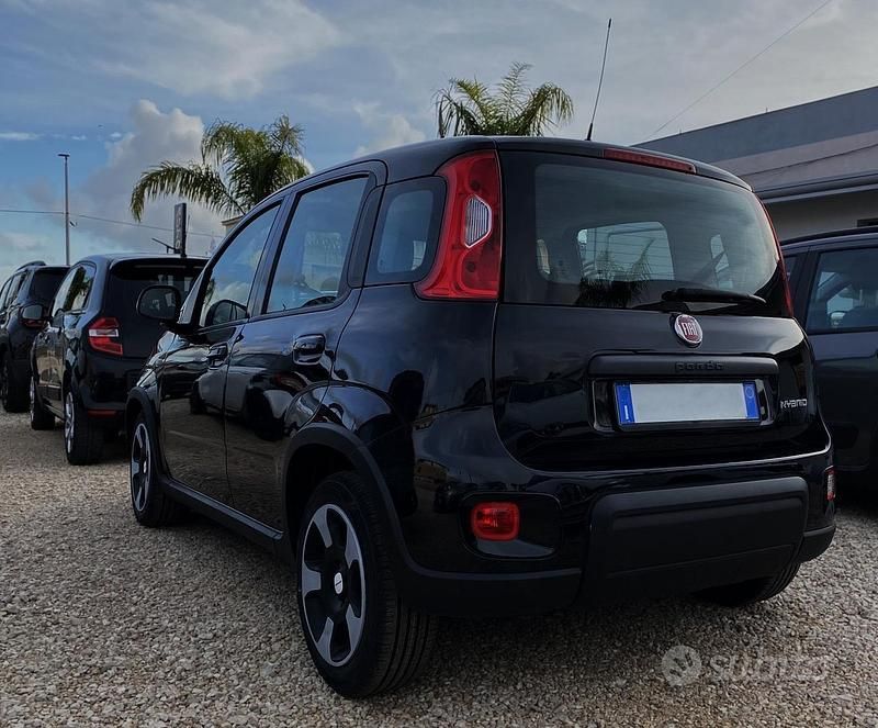 Usata Fiat Panda Cross Cross 70 CV (51 kW) 2023 Nero Utilitaria