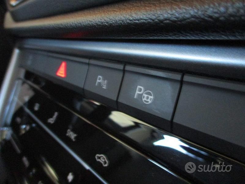 Usata VW T-Roc Life 110 CV (80 kW) 2022 Nero SUV