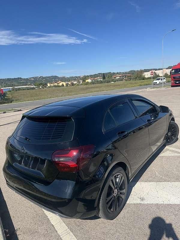 Usata Mercedes A180 116 CV (85 kW) 2018 Berlina