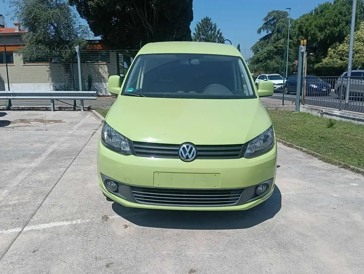 Usata VW Caddy Trendline 105 CV (77 kW) 2011 Verde pastello Monovolume