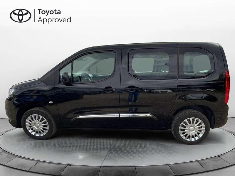 Begagnad Toyota Proace City City 131 HK (96 kW) 2020 Svart Minibuss