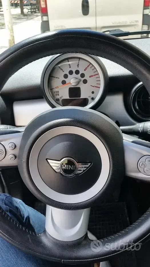 Usata Mini Cooper D 109 CV (80 kW) 2009 Verde Utilitaria