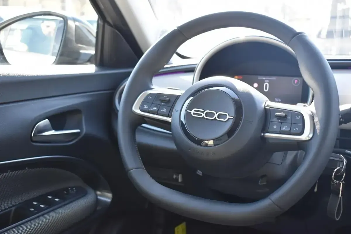 Usata Fiat 600 100 CV (73 kW) 2024 Beige SUV