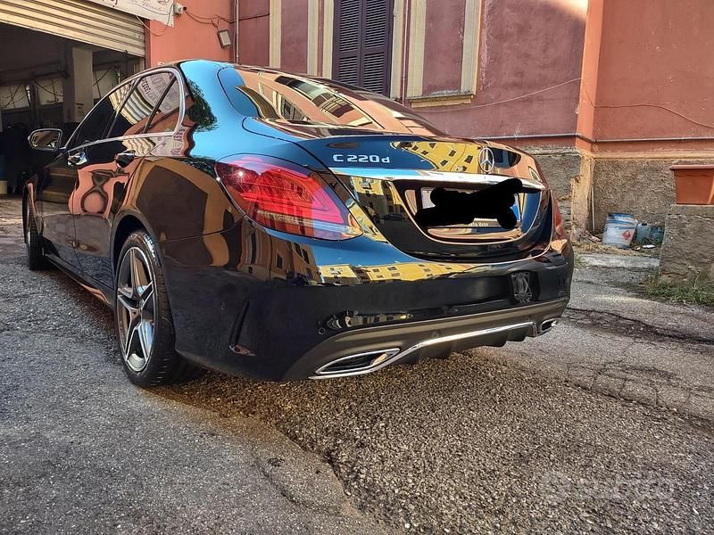 Usata Mercedes C220 AMG 194 CV (142 kW) 2019 Nero Berlina