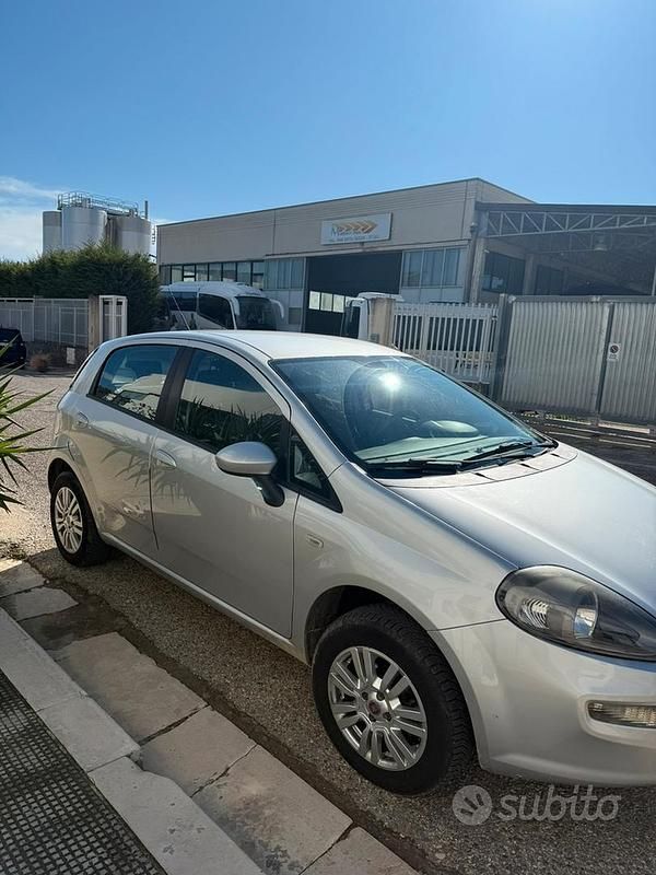 Usata Fiat Grande Punto 77 CV (56 kW) 2013 Grigio Utilitaria