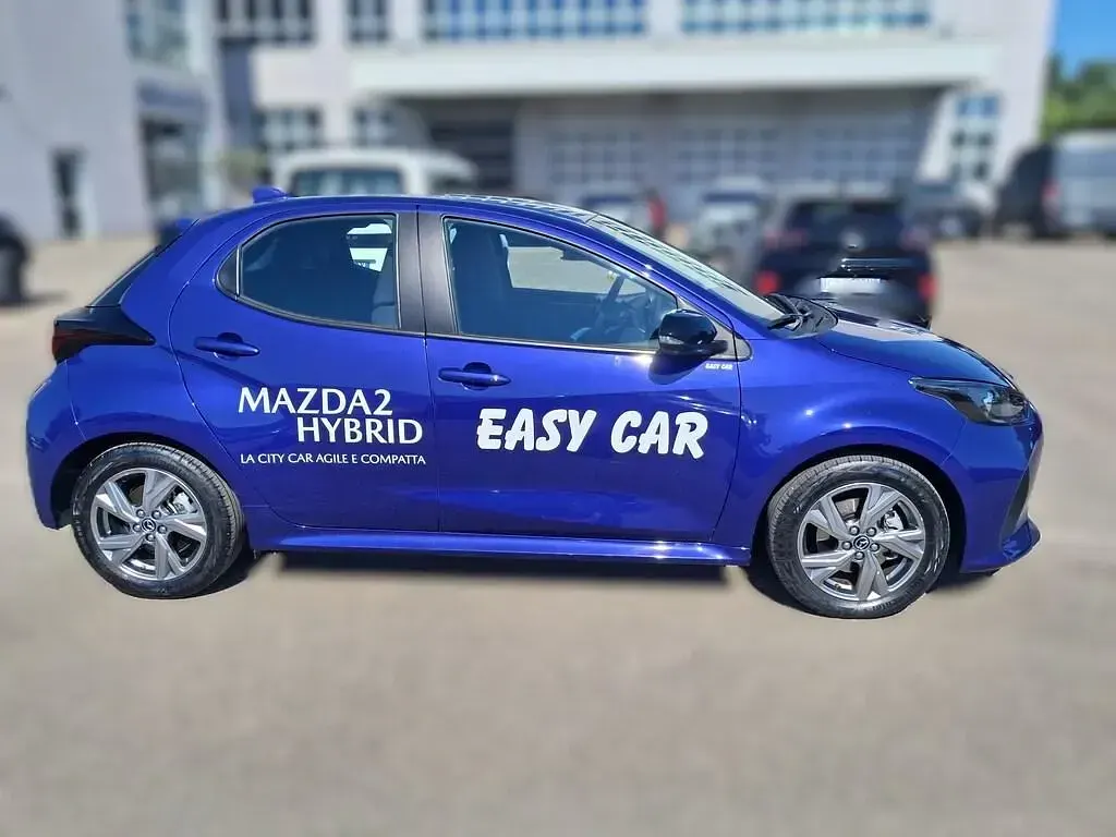 Usata Mazda 2 116 CV (85 kW) 2024 Glass blue Utilitaria