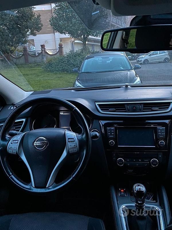 Usata Nissan Qashqai N-Connecta 163 CV (119 kW) 2015 Grigio SUV