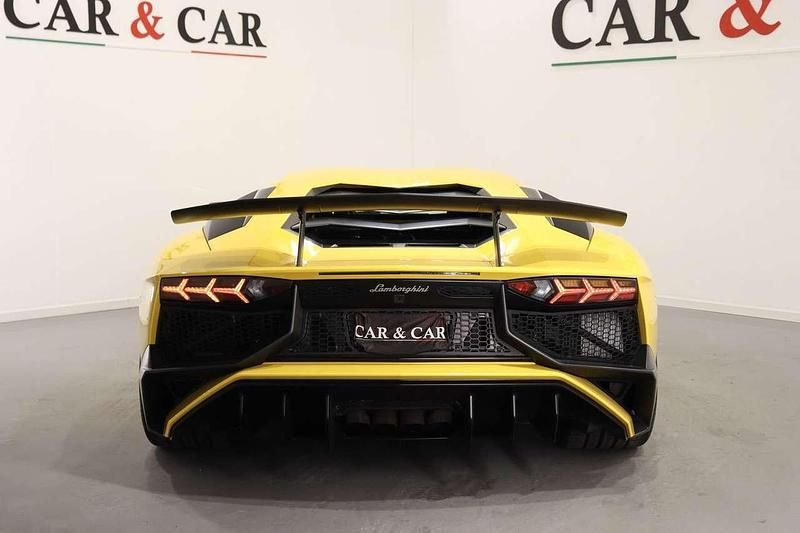 Usata Lamborghini Aventador 751 CV (552 kW) 2017 Giallo Coupé