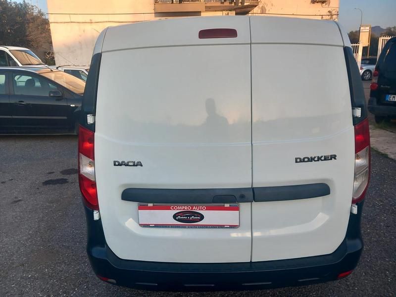 Usata Dacia Dokker Ambiance 75 CV (55 kW) 2018 Bianco Monovolume