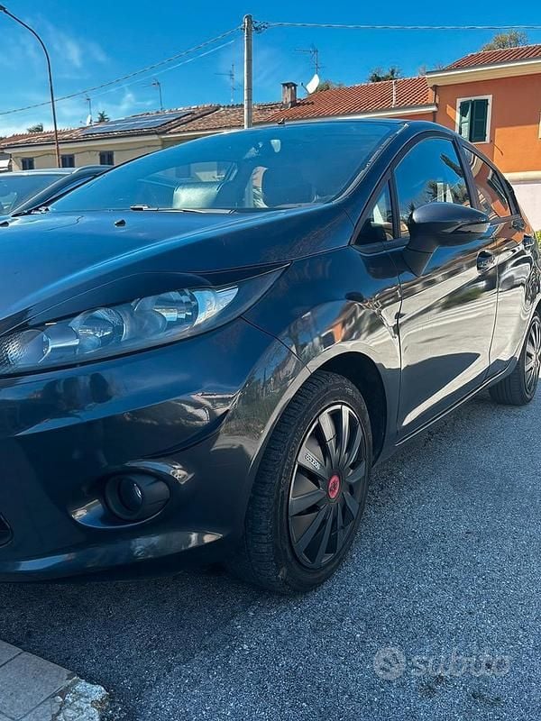Usata Ford Fiesta 2008 Blu Utilitaria