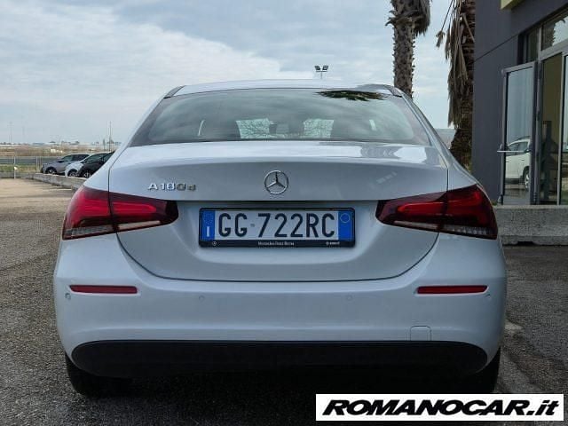 Usata Mercedes A180 Business 116 CV (85 kW) 2021 Bianco Berlina