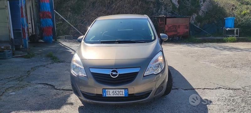 Usata Opel Meriva 74 CV (54 kW) 2013 Grigio Monovolume