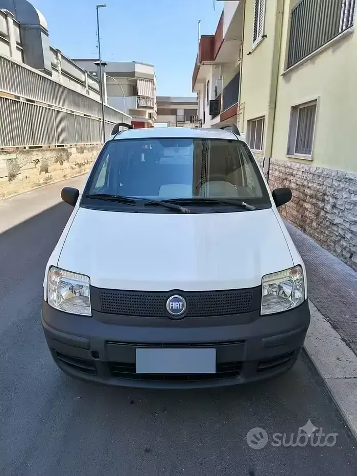 Usata Fiat Panda 69 CV (50 kW) 2005 Bianco Utilitaria