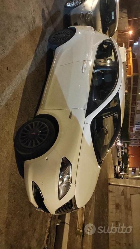 Usata Lancia Ypsilon 85 CV (62 kW) 2014 Bianco Utilitaria