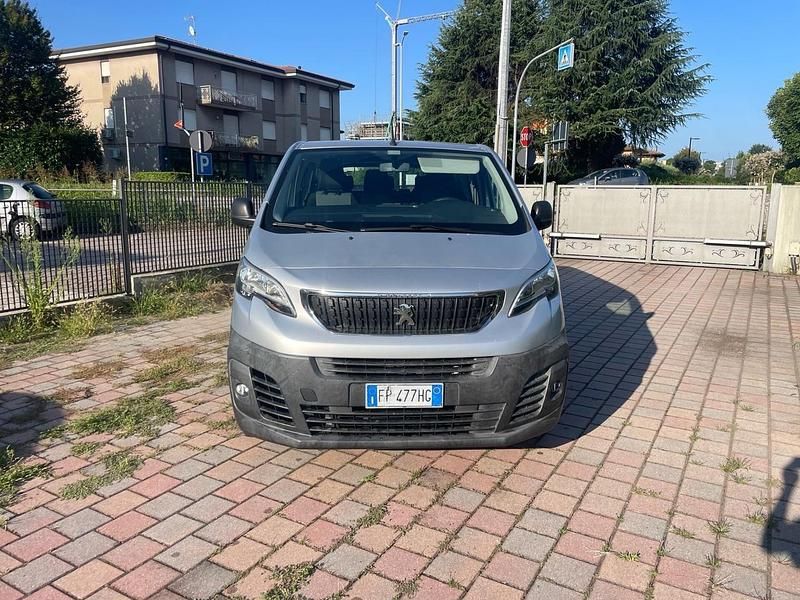 Usata Peugeot Expert S 150 CV (110 kW) 2018 Argento Furgone