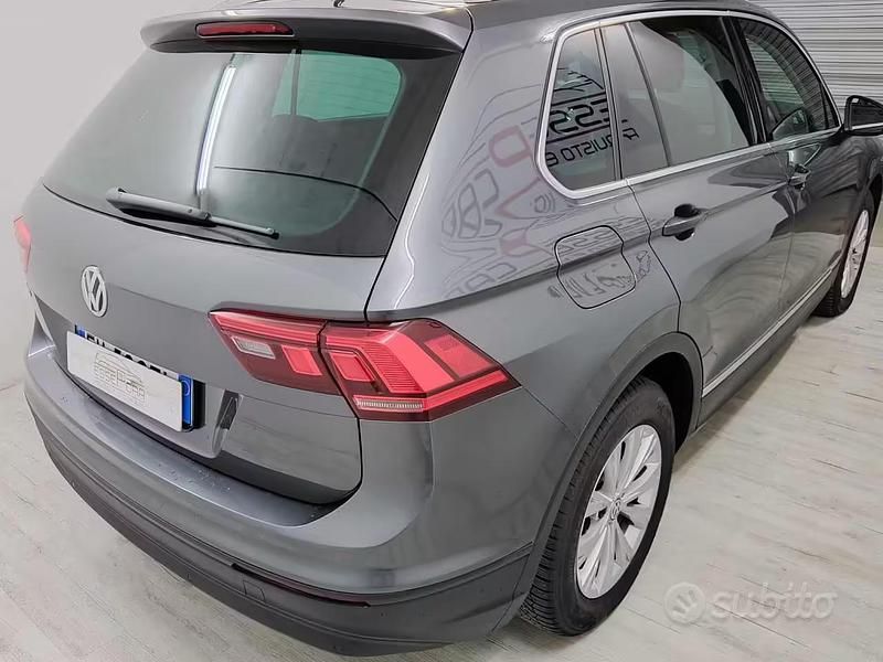 Usata VW Tiguan Business 150 CV (110 kW) 2019 Grigio scuro SUV