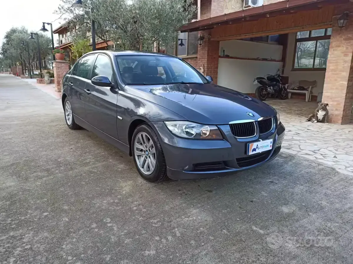 Usata BMW 320 150 CV (110 kW) 2009 Grigio Berlina