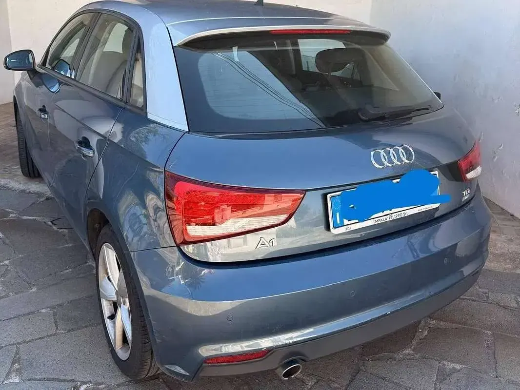 Usata Audi A1 Sportback Ambiente 90 CV (66 kW) 2015 Blu/azzurro Utilitaria