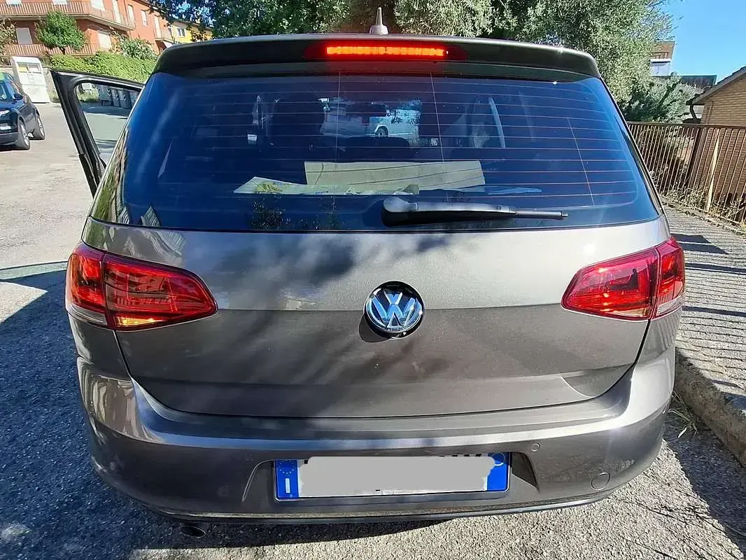 Usata VW Golf VII Highline 105 CV (77 kW) 2013 Grigio Berlina