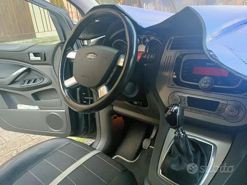 Usata Ford Kuga Titanium 140 CV (102 kW) 2012 Nero SUV