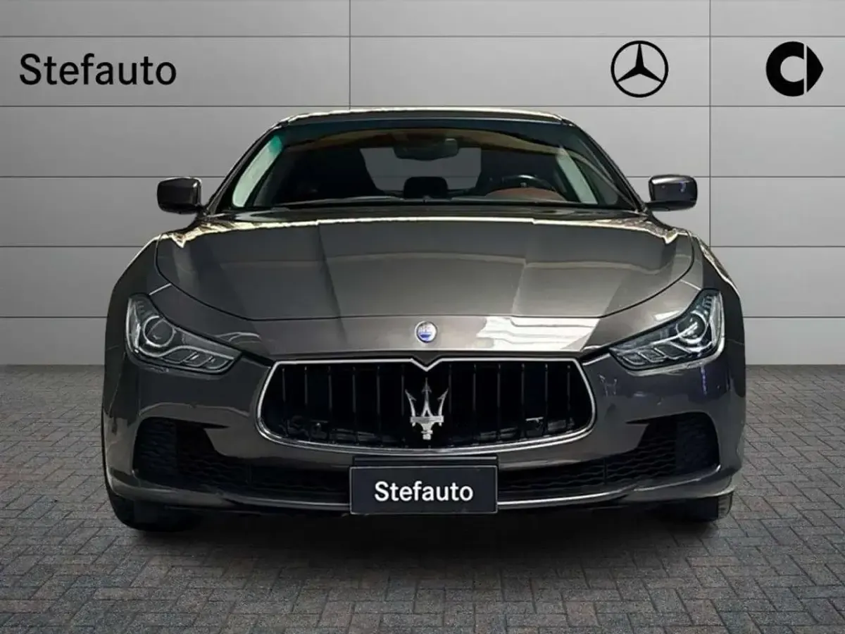 Usata Maserati Ghibli 275 CV (202 kW) 2016 Argento polare Berlina