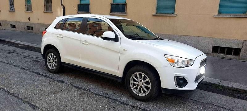 Begagnad Mitsubishi ASX Invite 116 HK (85 kW) 2014 Vit SUV