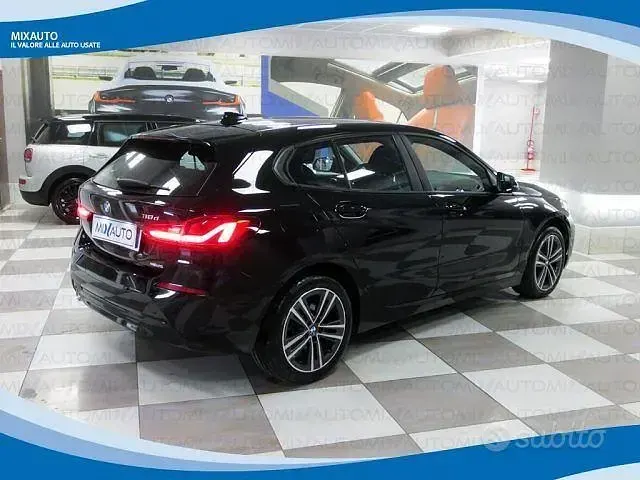 Usata BMW 116 Sport Line 116 CV (85 kW) 2021 Nero Utilitaria