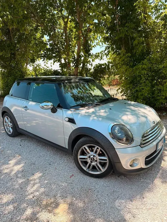Usata Mini Cooper D 111 CV (81 kW) 2011 Utilitaria
