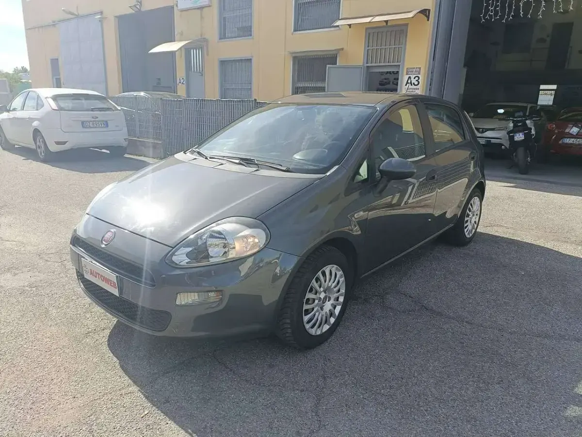 Usata Fiat Punto Street 69 CV (50 kW) 2014 Grigio Utilitaria
